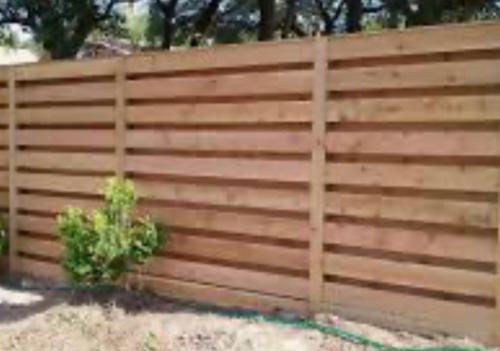Custom Wood fENcEs